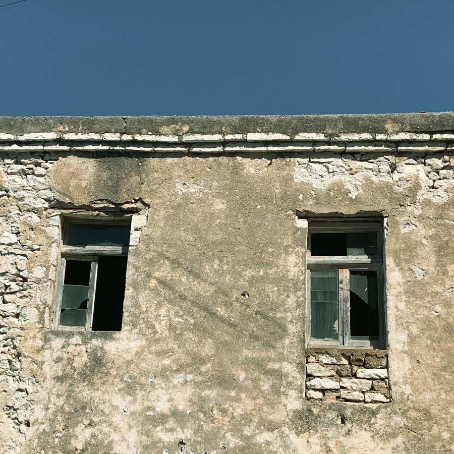 building in himara